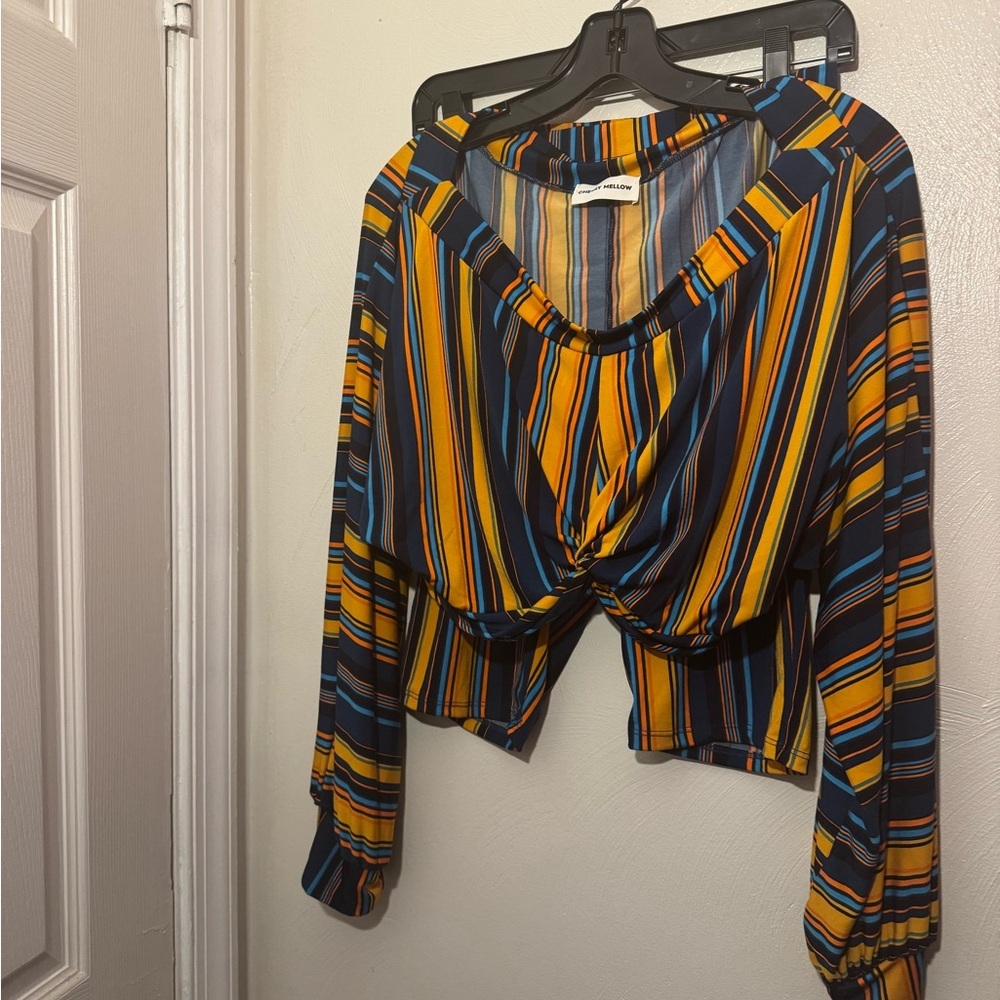 Multi color shirt matching set
Size medium